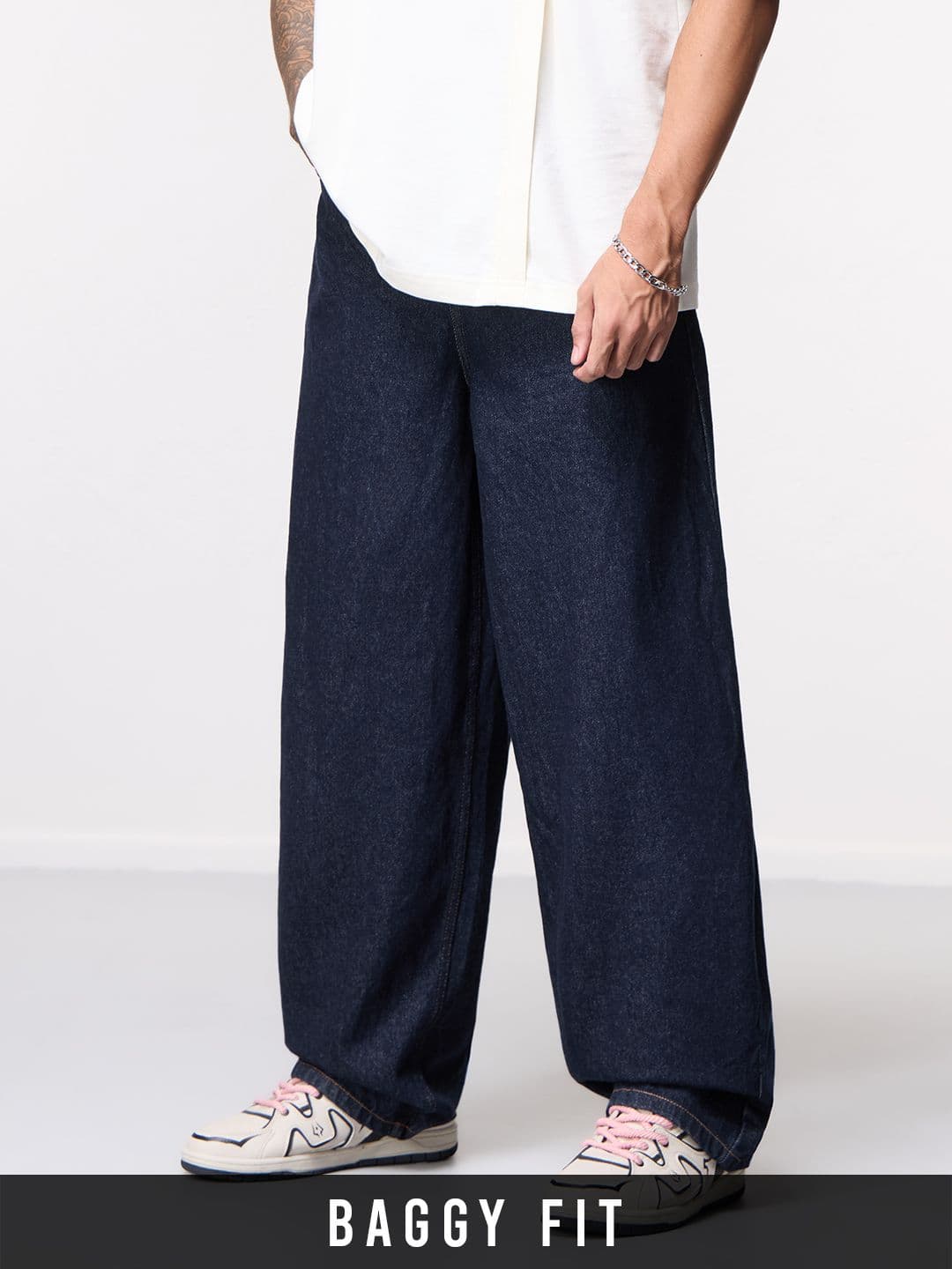 Baggy-Fit Denim: Blue Radius — image 1